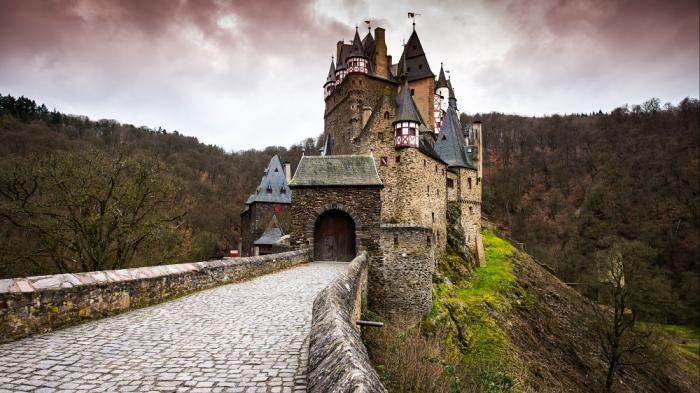 Keindahan Kastil Eltz Jerman yang Mempesona